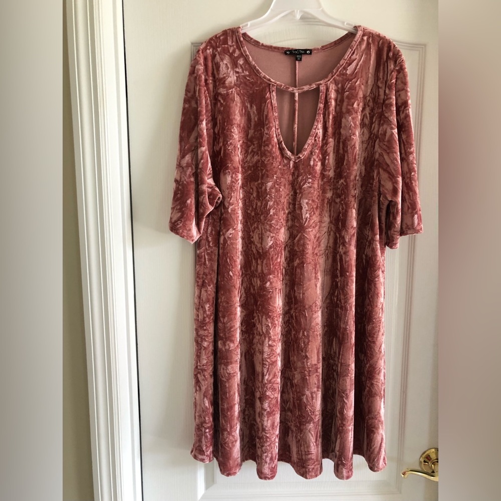 Velour Pink Short Sleeve Mini Dress Size 3X